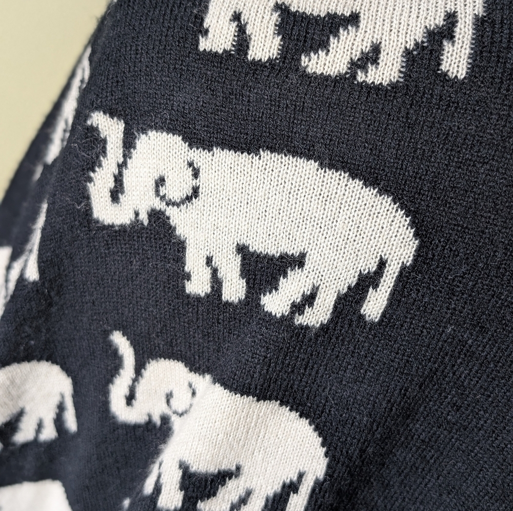 Black & Cream Elephant Pattern Boho Aztec Reversible Knit Sweater Wrap - Picture 3 of 15